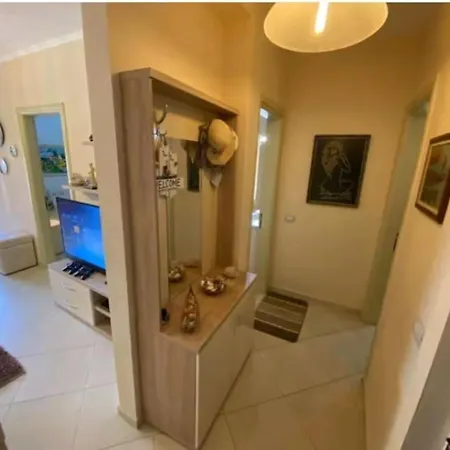 By Comfort Apartment