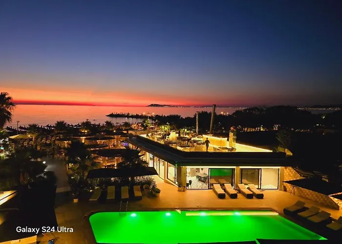 Apartment By Comfort Golem (Tirana)