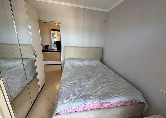 Apartment By Comfort Golem (Tirana)