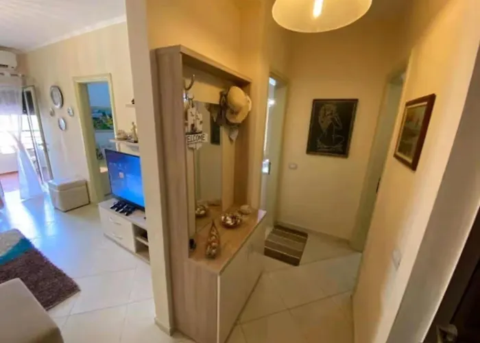 By Comfort Apartment