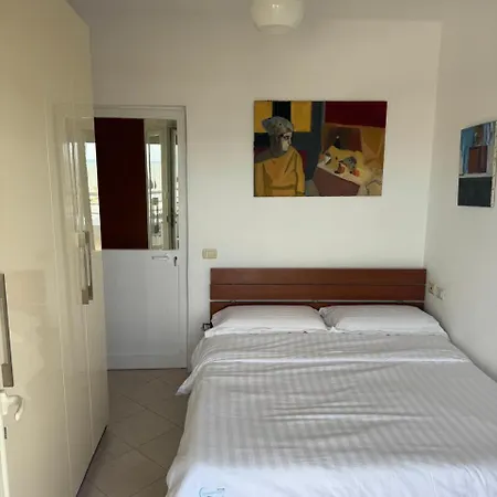 Apartmán By Comfort Golem (Tirana)