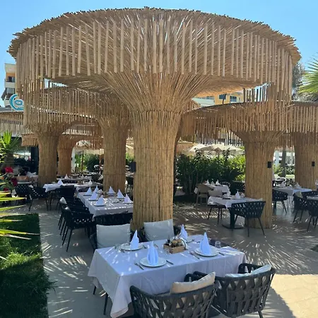 Apartmán By Comfort 4*